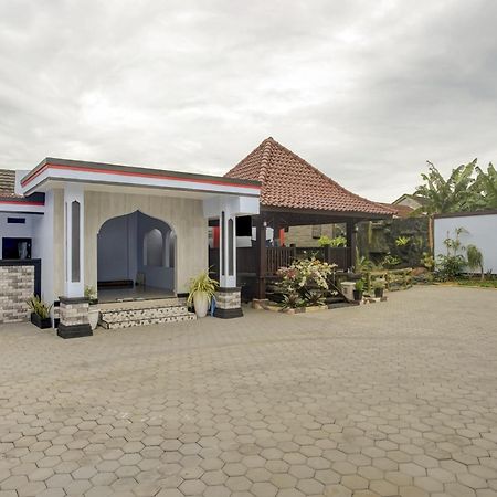 OYO 3982 Azka Homestay Syariah Bandar Lampung Bagian luar foto